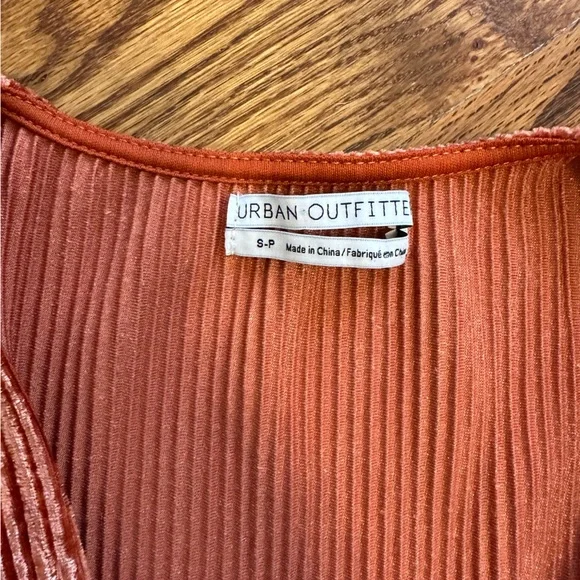 Urban Outfitters Velvet Ribbed Peplum Deep V Neck Cropped Shirt - Picture 4 of 5